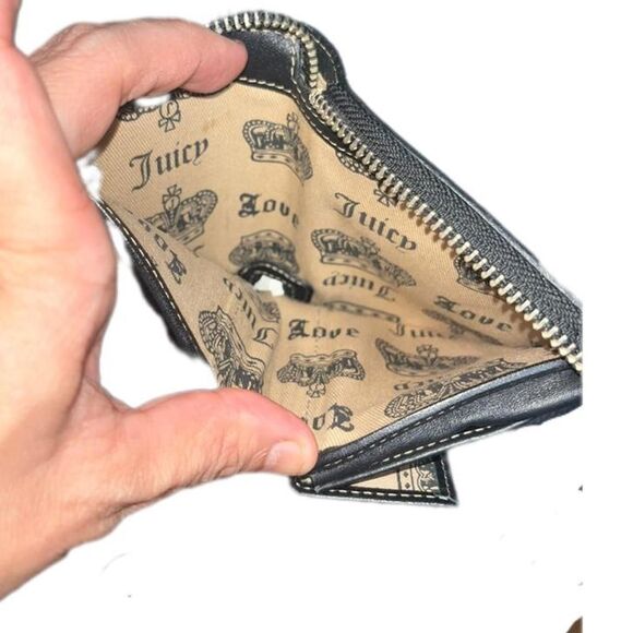 Vintage Y2K 2000 Juicy Couture Women's Black Bifold Velour Wallet - Picture 3 of 4